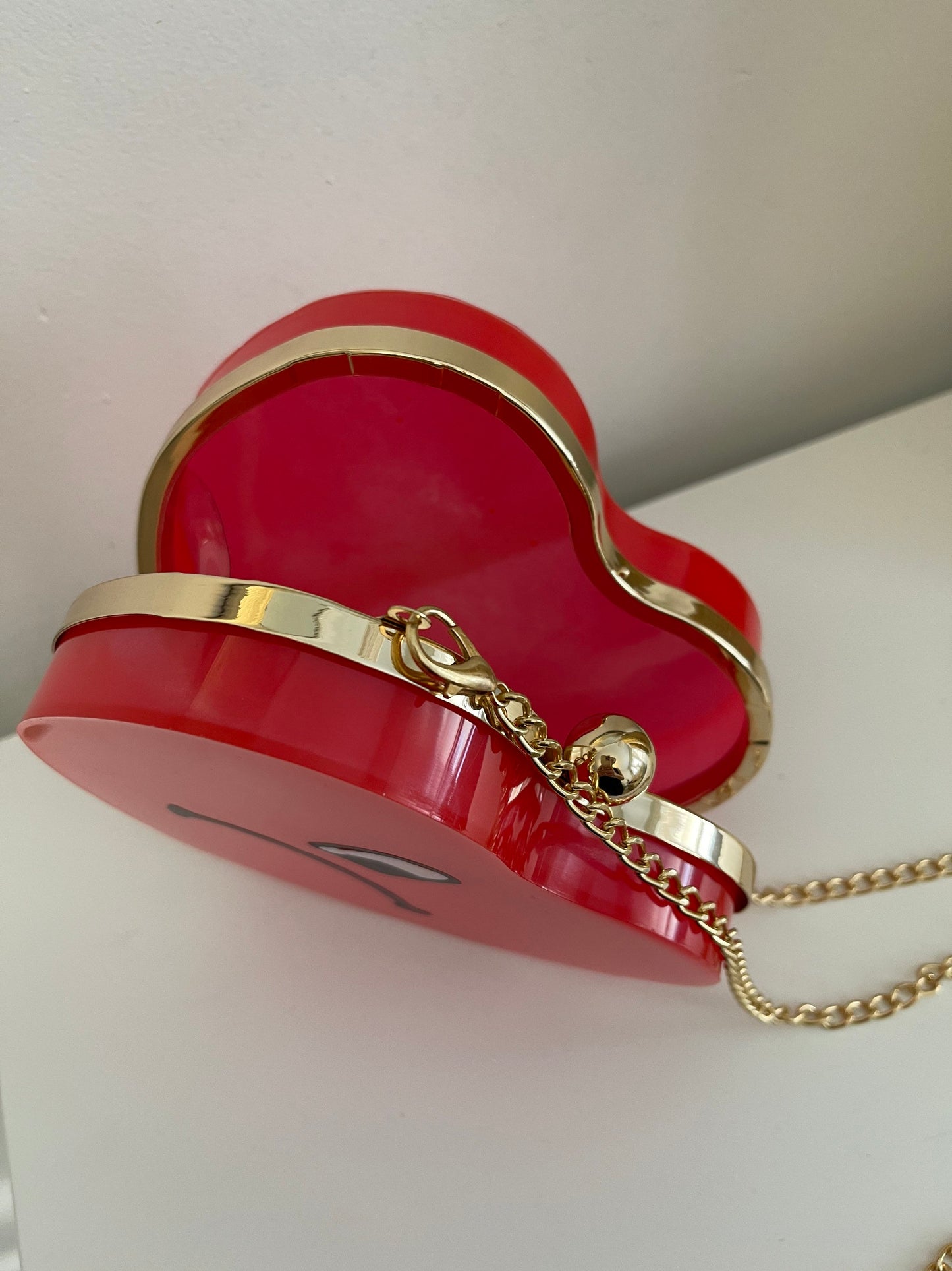 Heart shape clutch bag