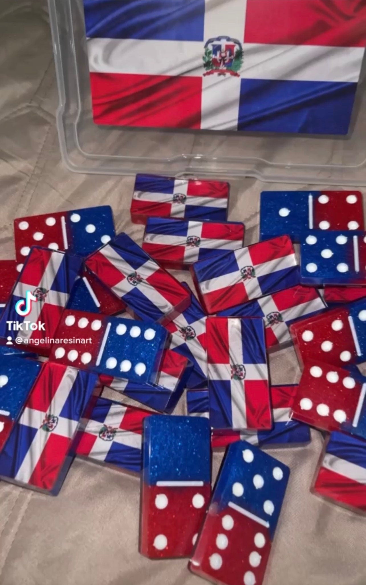 Dominoes with flag/flags