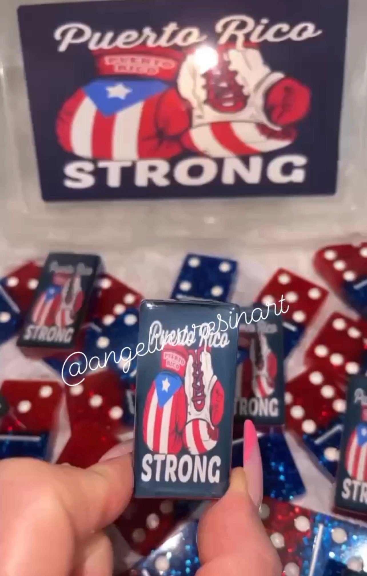 Dominoes/ Boricua/pr strong