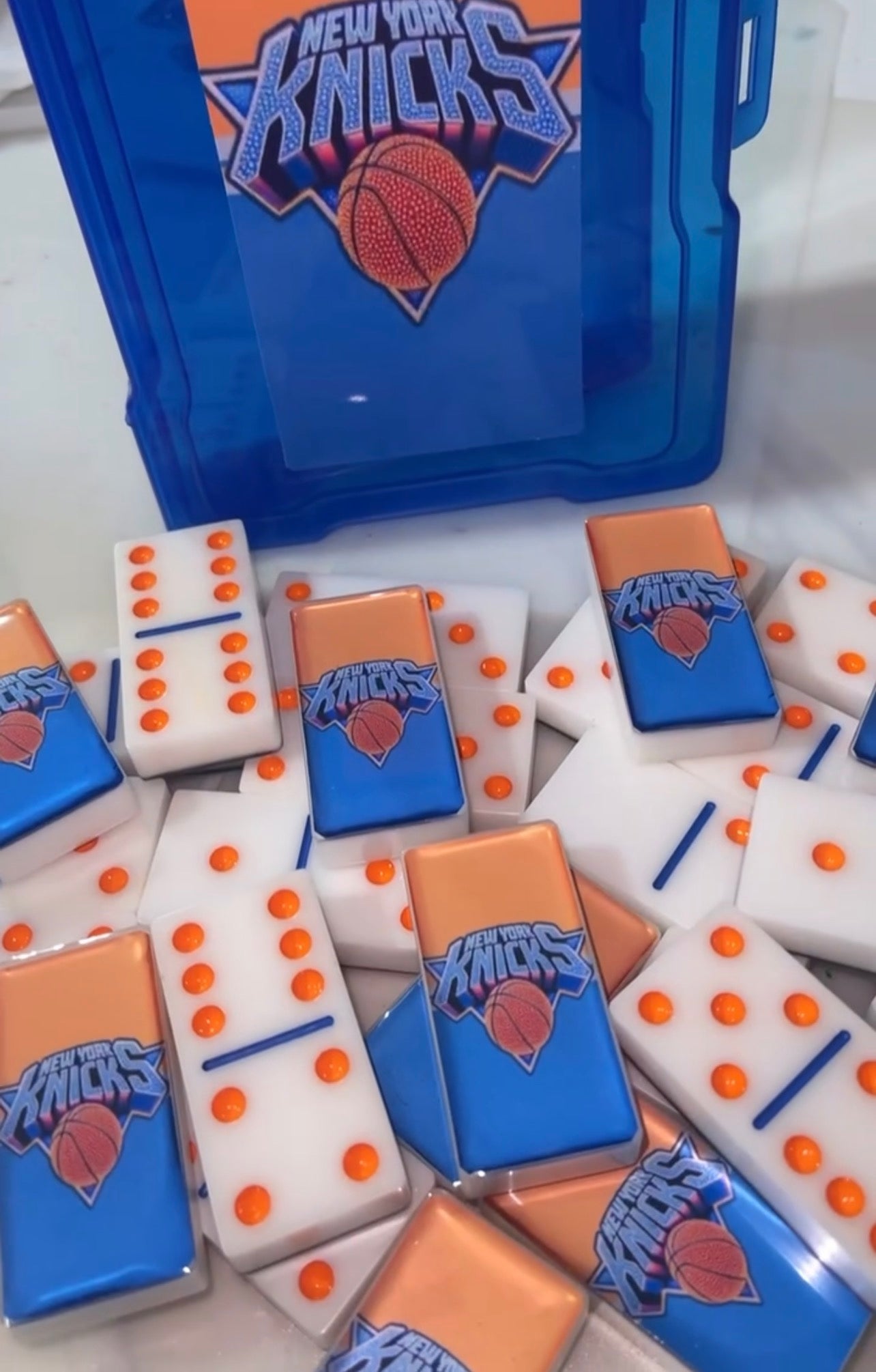 knicks dominoes